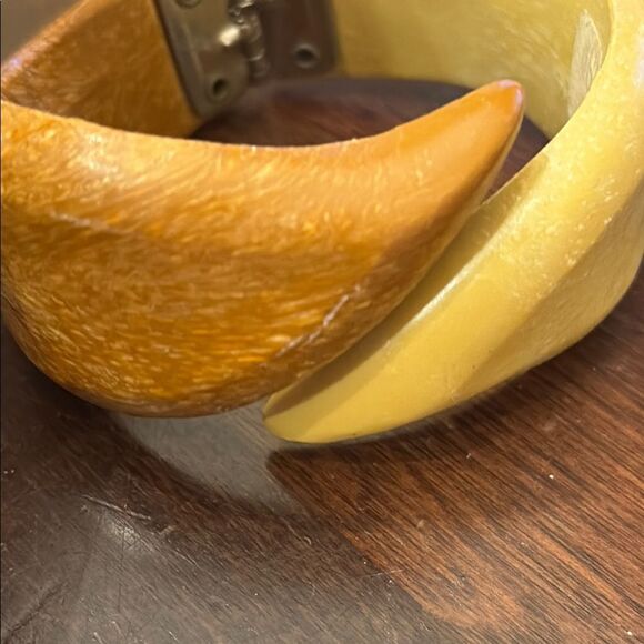 Vintage Two-Tone Wooden Bracelet - Picture 4 of 4